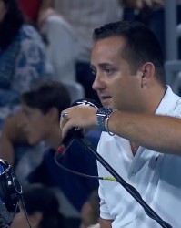 开云官网-历史罕见！接发球员、面对赛点、超时被罚分、直接输掉比赛